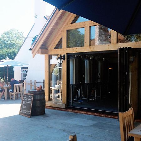 ホテル Monkey Brewhouse リミントン エクステリア 写真