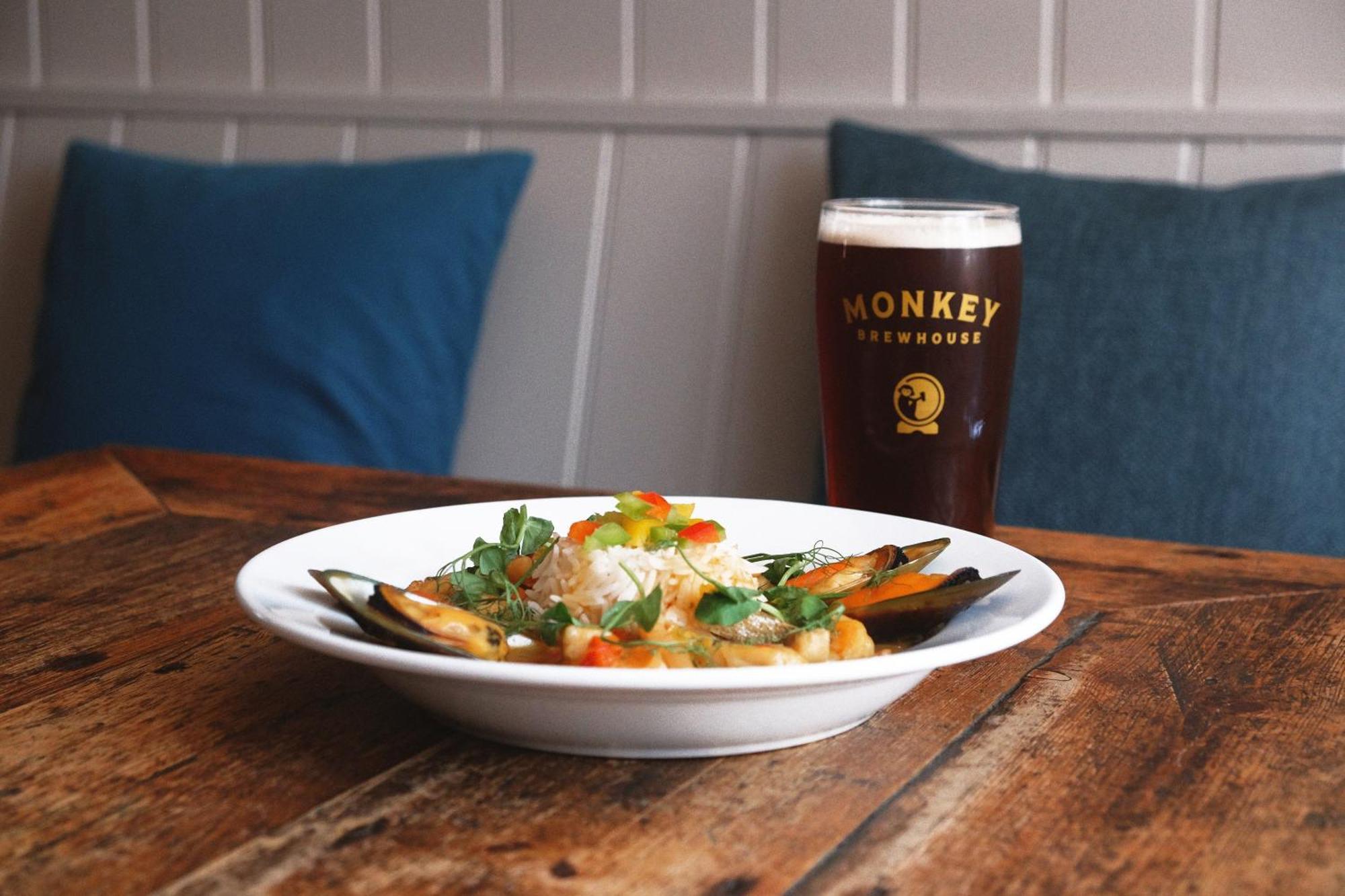 ホテル Monkey Brewhouse リミントン エクステリア 写真