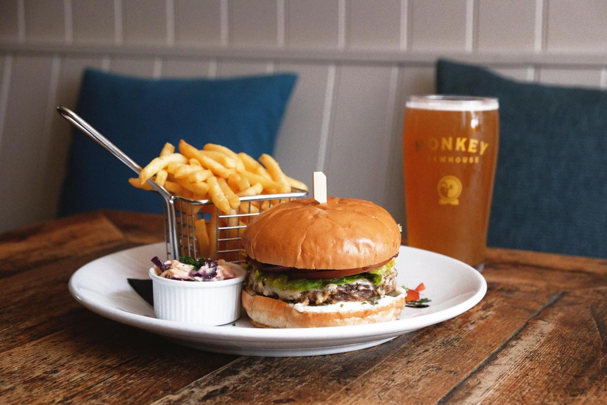 ホテル Monkey Brewhouse リミントン エクステリア 写真