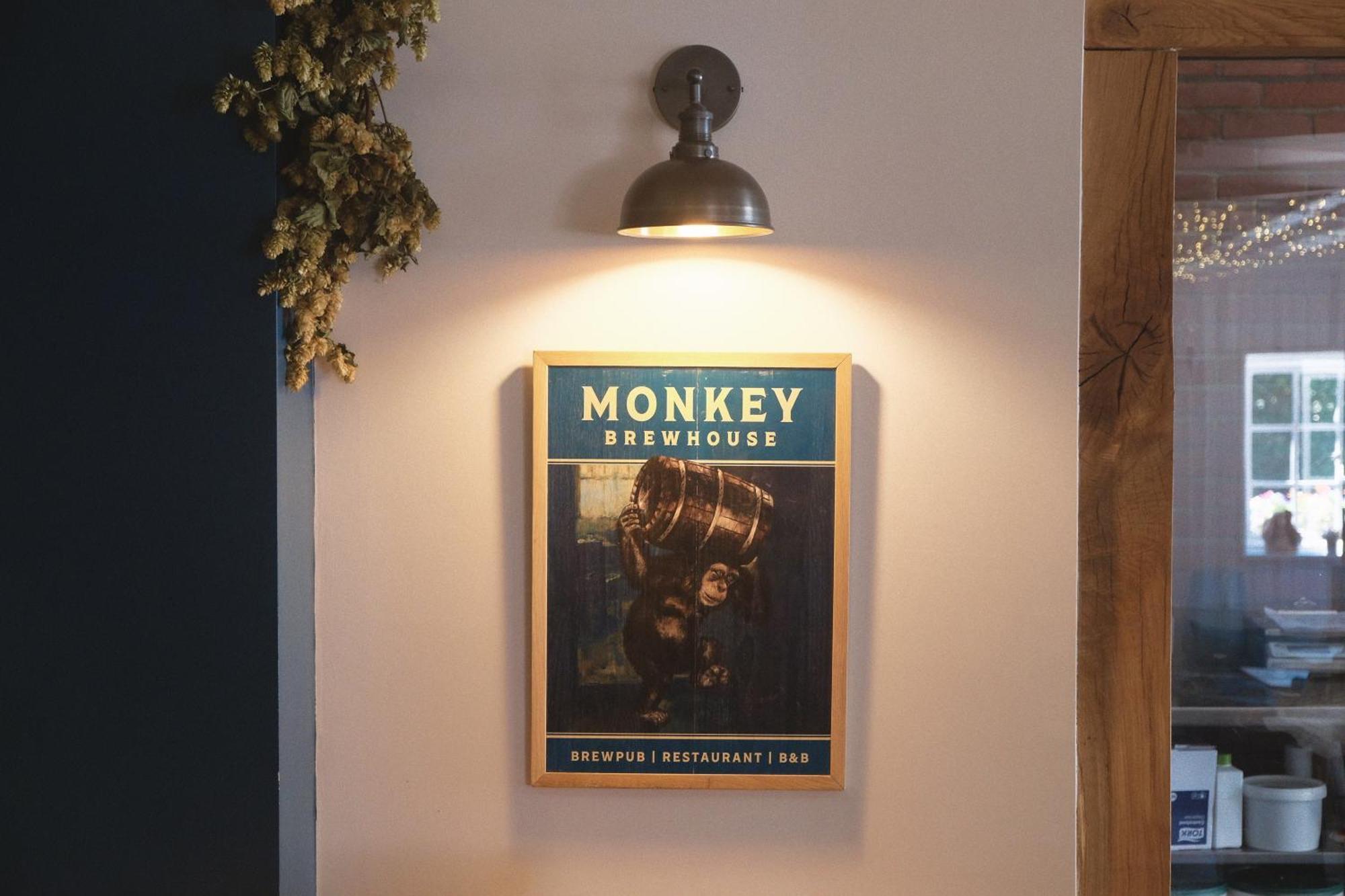 ホテル Monkey Brewhouse リミントン エクステリア 写真