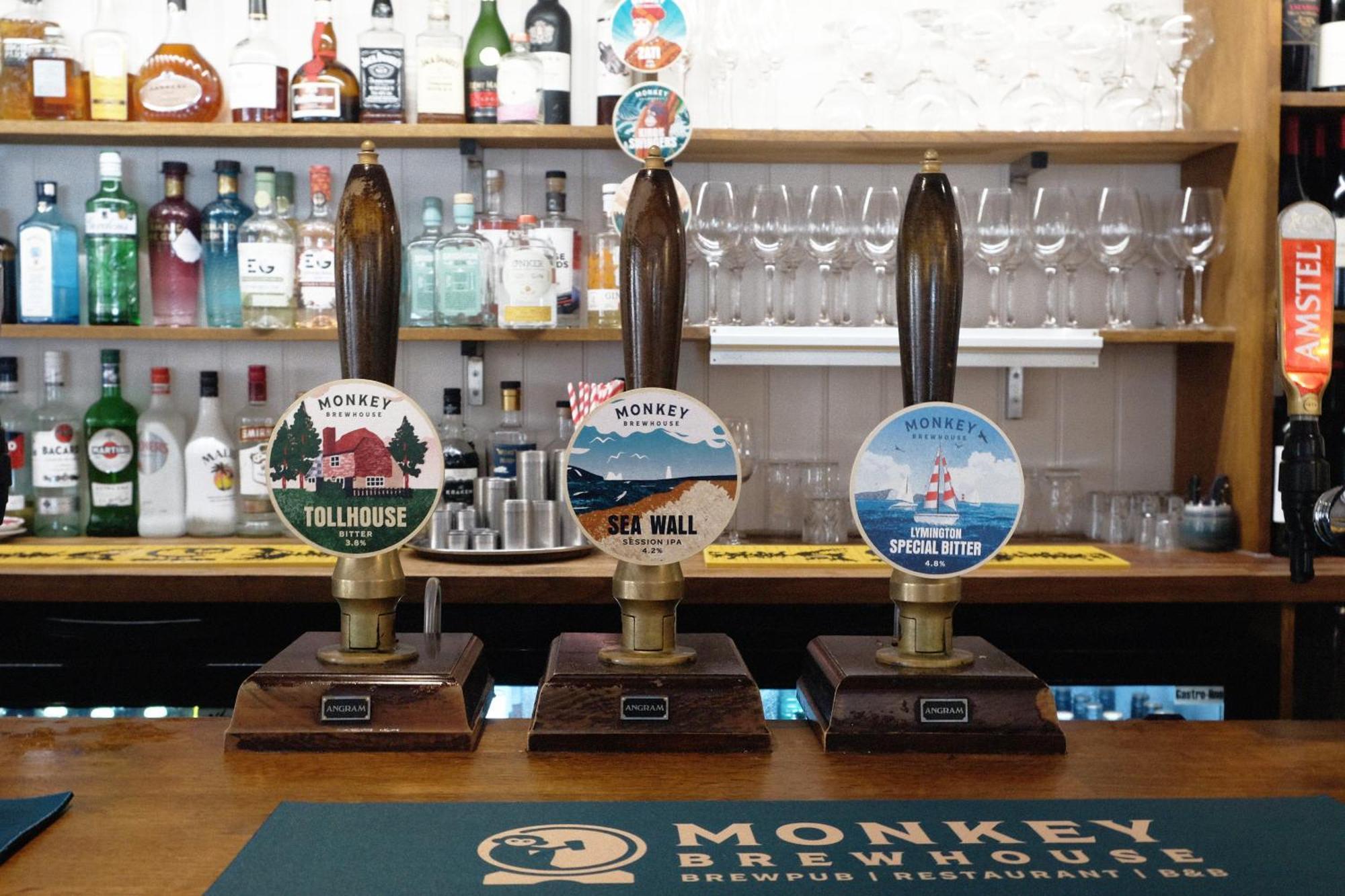 ホテル Monkey Brewhouse リミントン エクステリア 写真